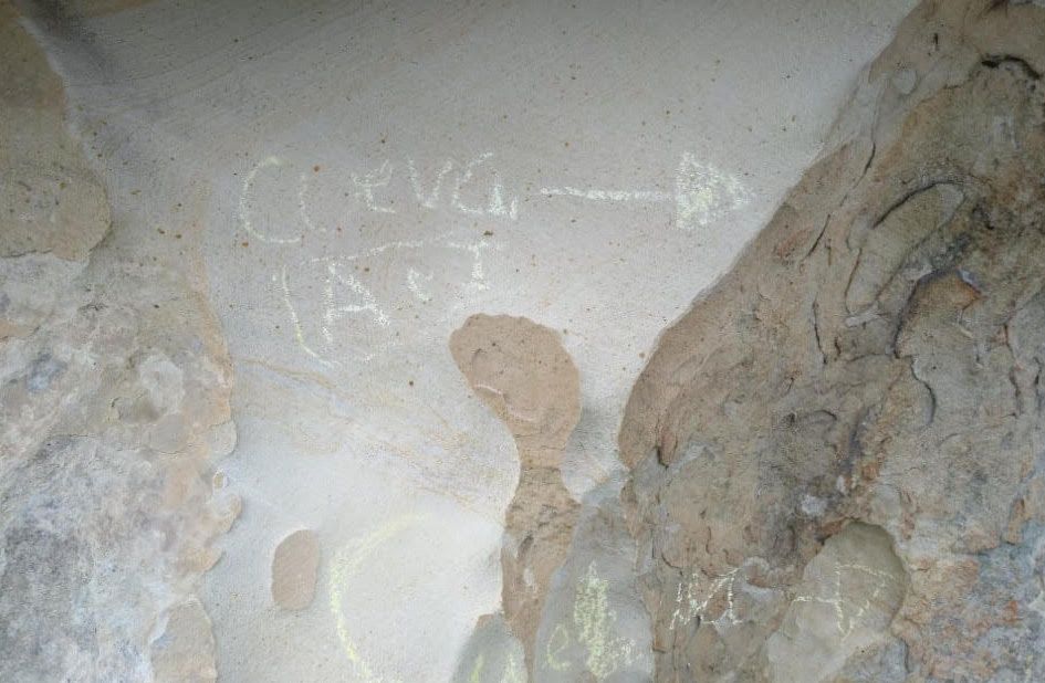 Pintadas en la cueva de Bacinete.