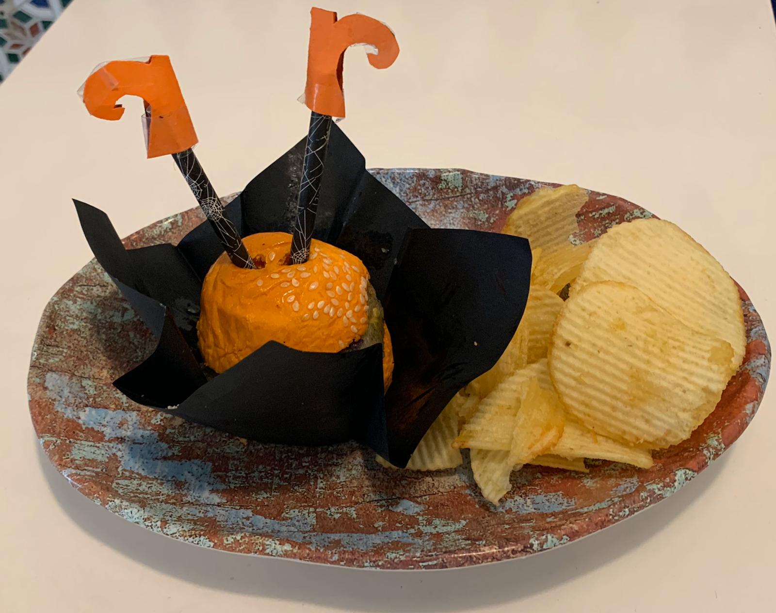 Miniburguer de verdura elaborada por Bar La Herrería para Vegalloween.