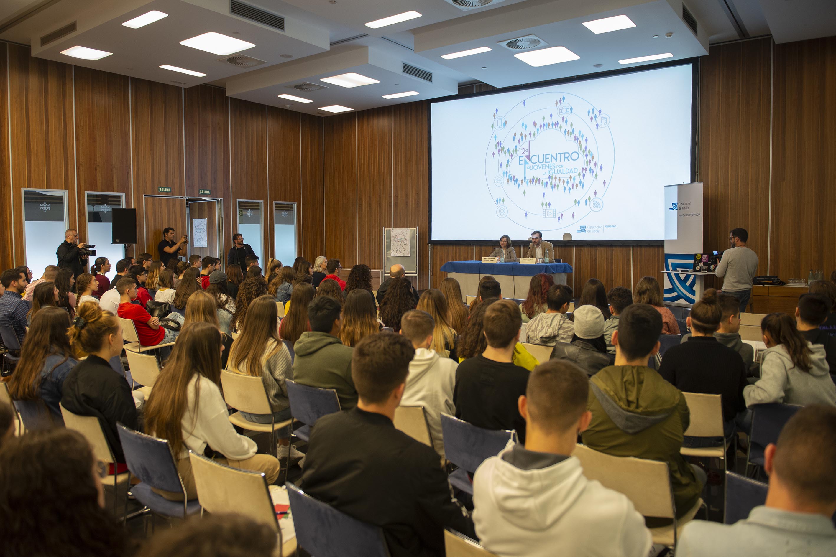 Un momento de la charla ofrecida a 300 alumnos de centros de la provincia de Cádiz.