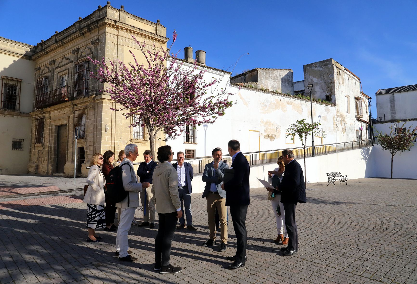 Hotel de 5 estrellas en tres fincas de plaza Belén, entre ellas el antiguo palacio de Montegil.