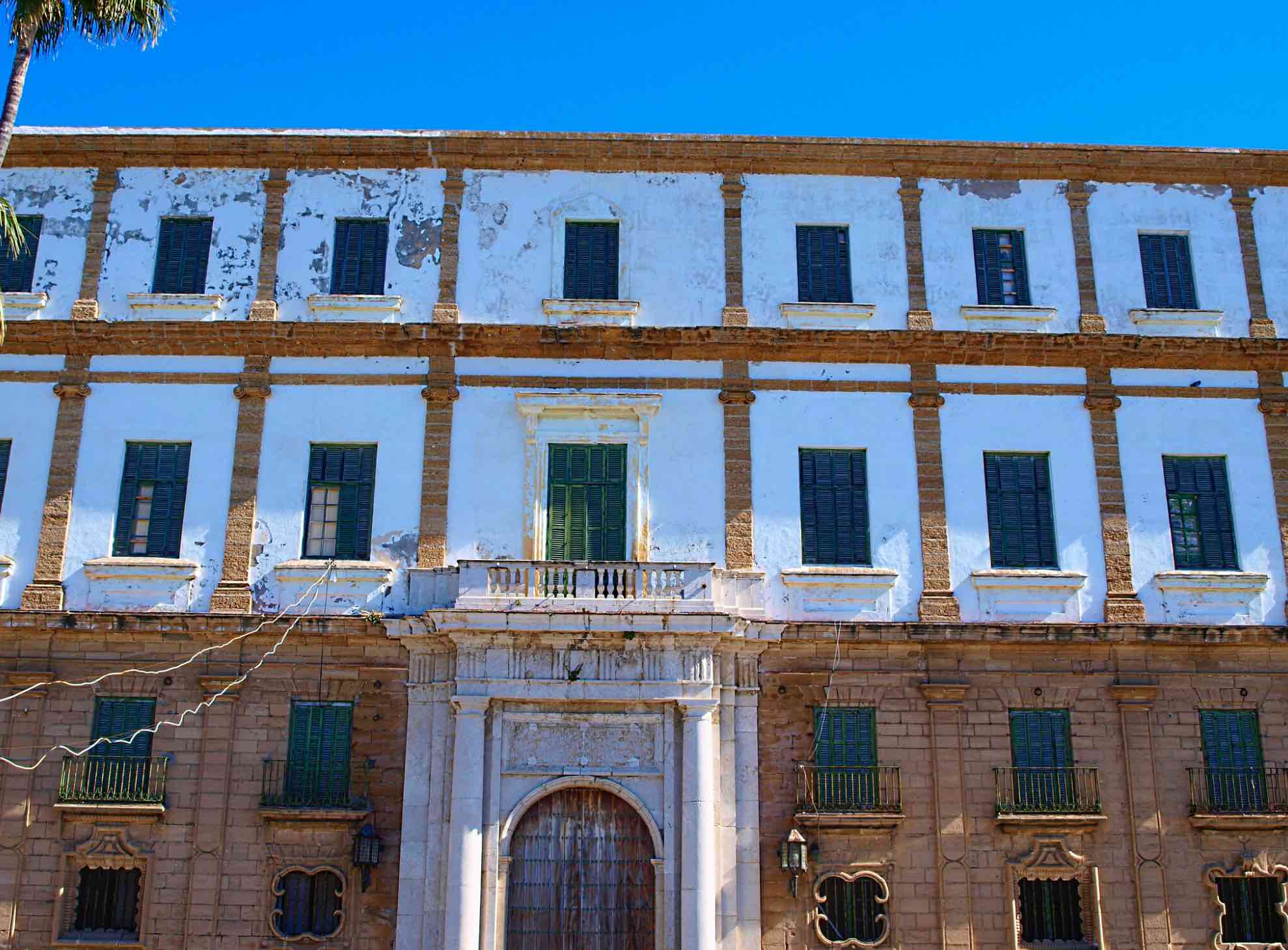 Fachada de Valcárcel, en una imagen de @crisgarme