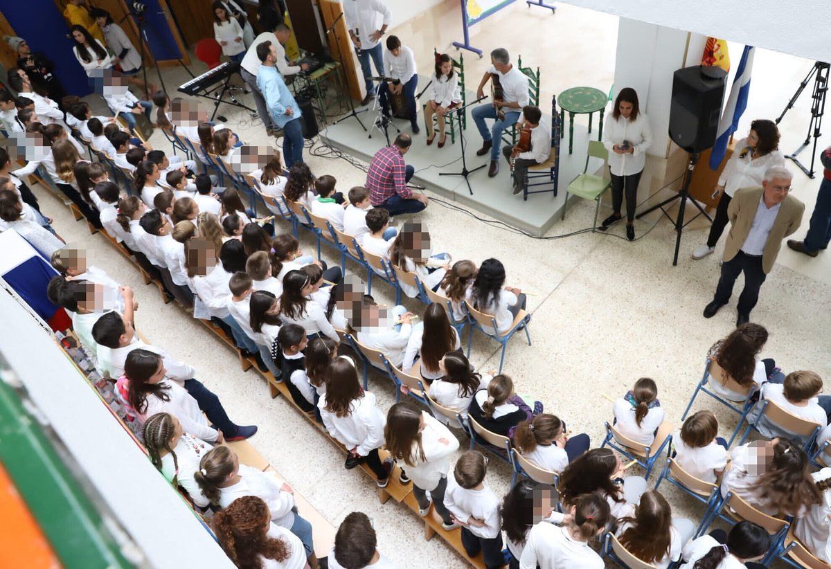 Cabello, durante el acto en el CEIP La Unión.