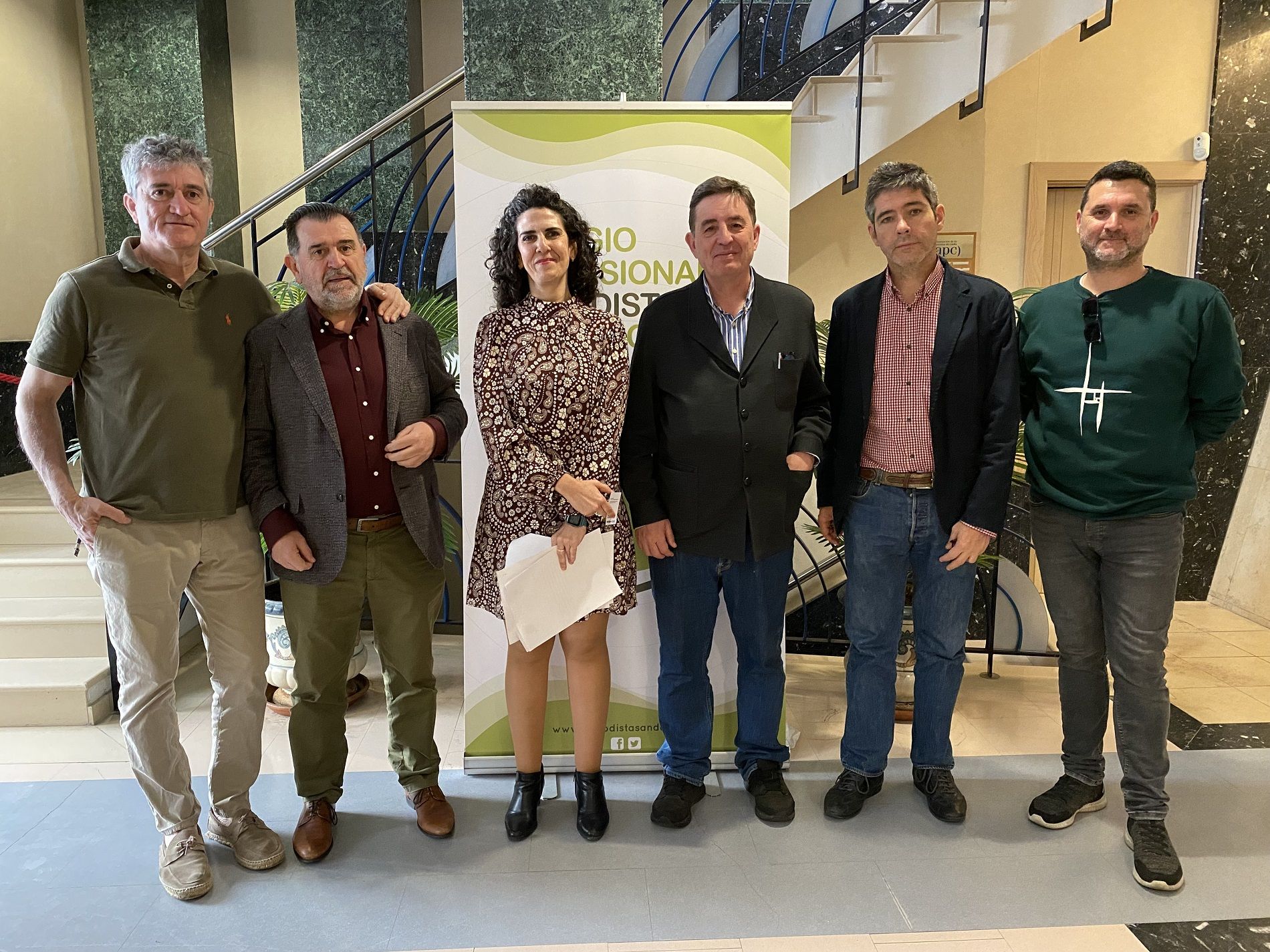 Foto de grupo tras la presentación de la candidatura de San Fernando.