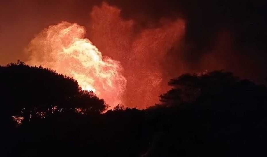 Imagen del incendio en Tarifa.