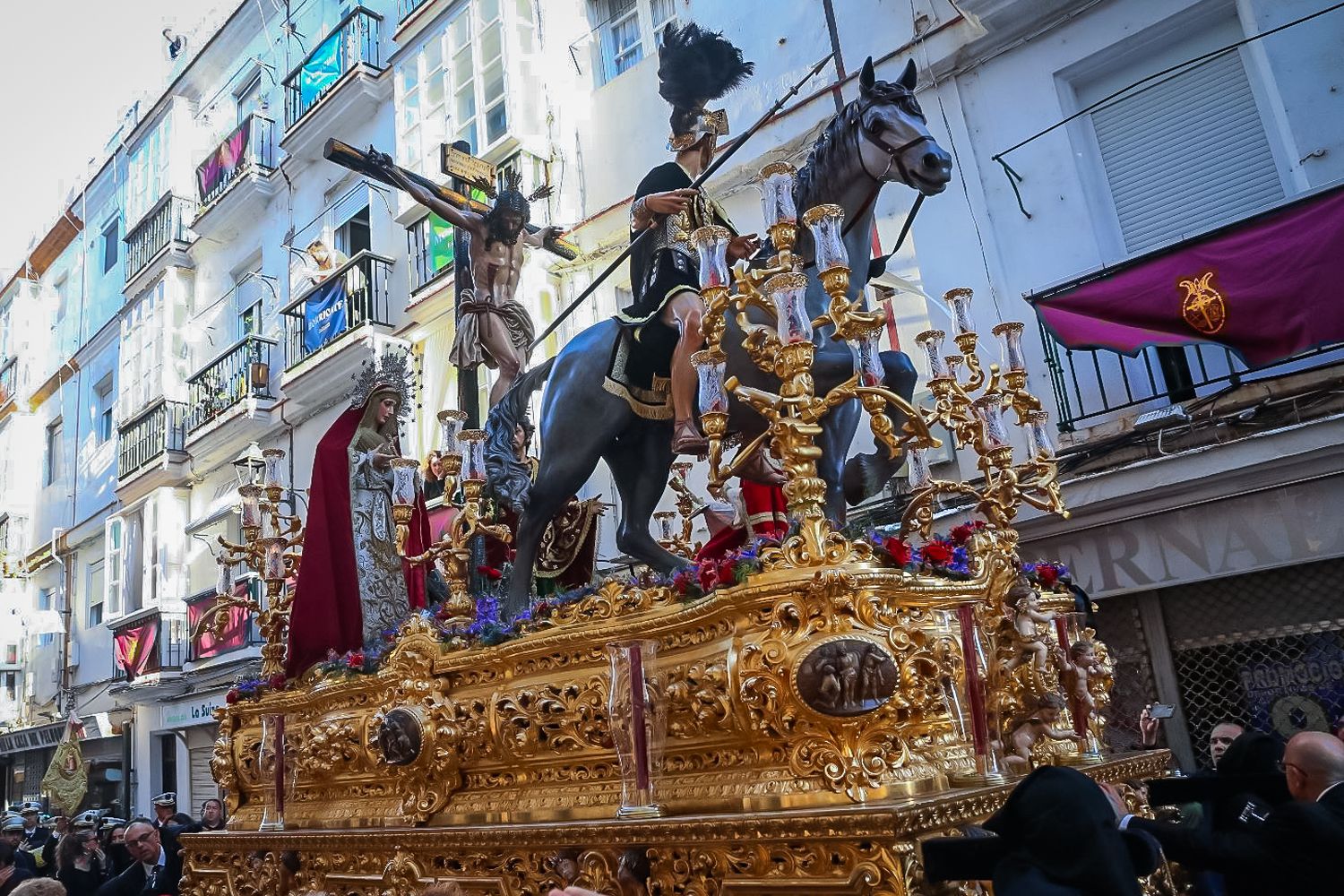 El paso de las Aguas de Cádiz en su salida el Miércoles Santo. 