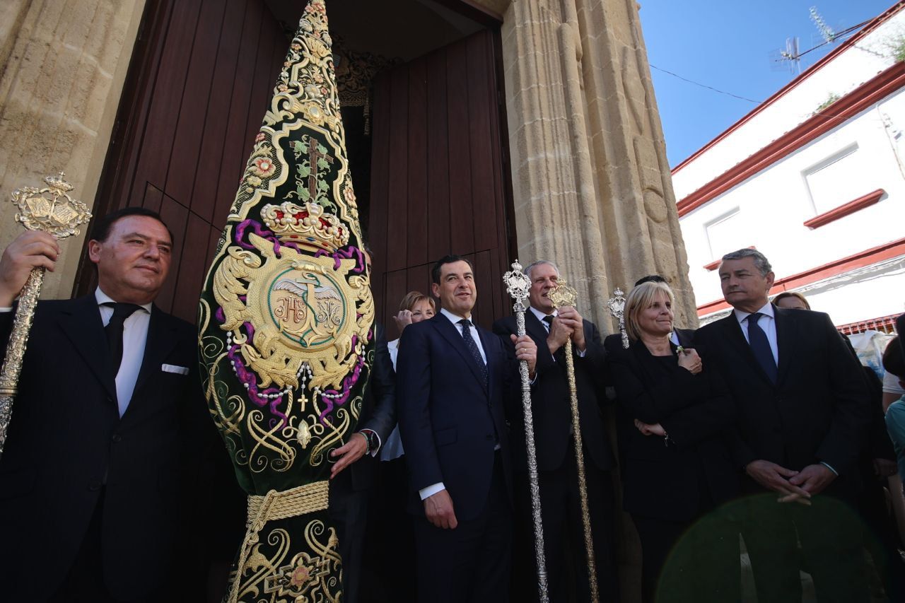 Visita de Juan Manuel Moreno a Jerez, el pasado Viernes Santo. En la imagen, junto a García-Pelayo y Antonio Sanz.