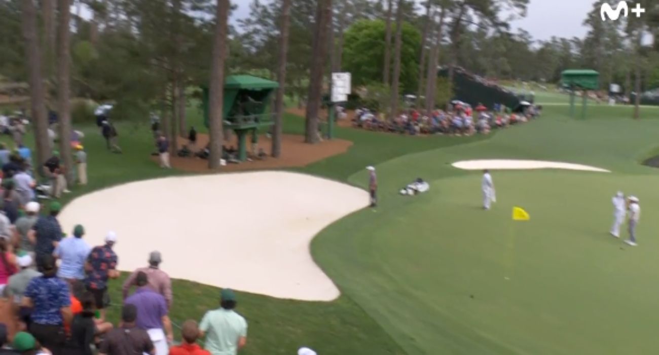 Momento en el que un árbol cae sobre el público del Masters de Augusta.