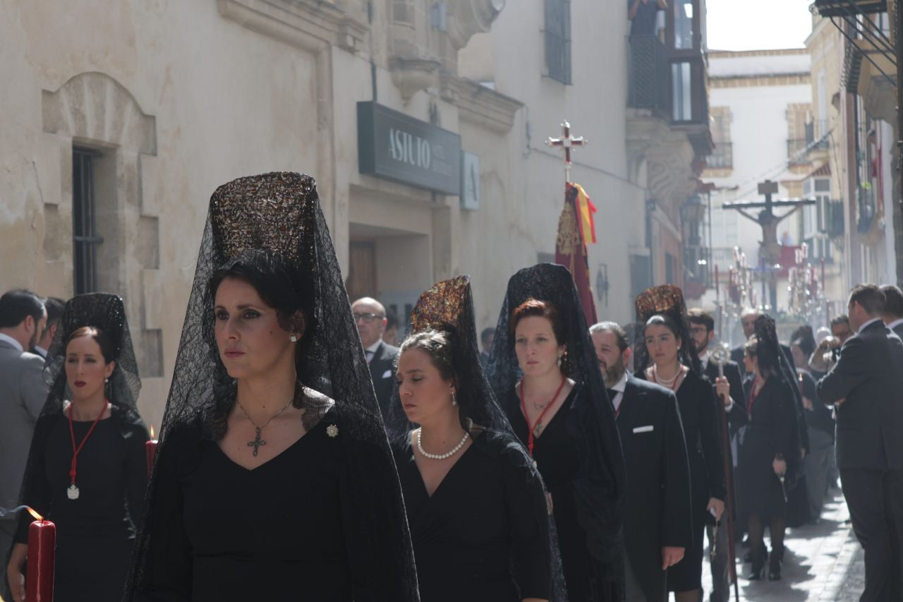 Las Alamas procesiona en Jerez.