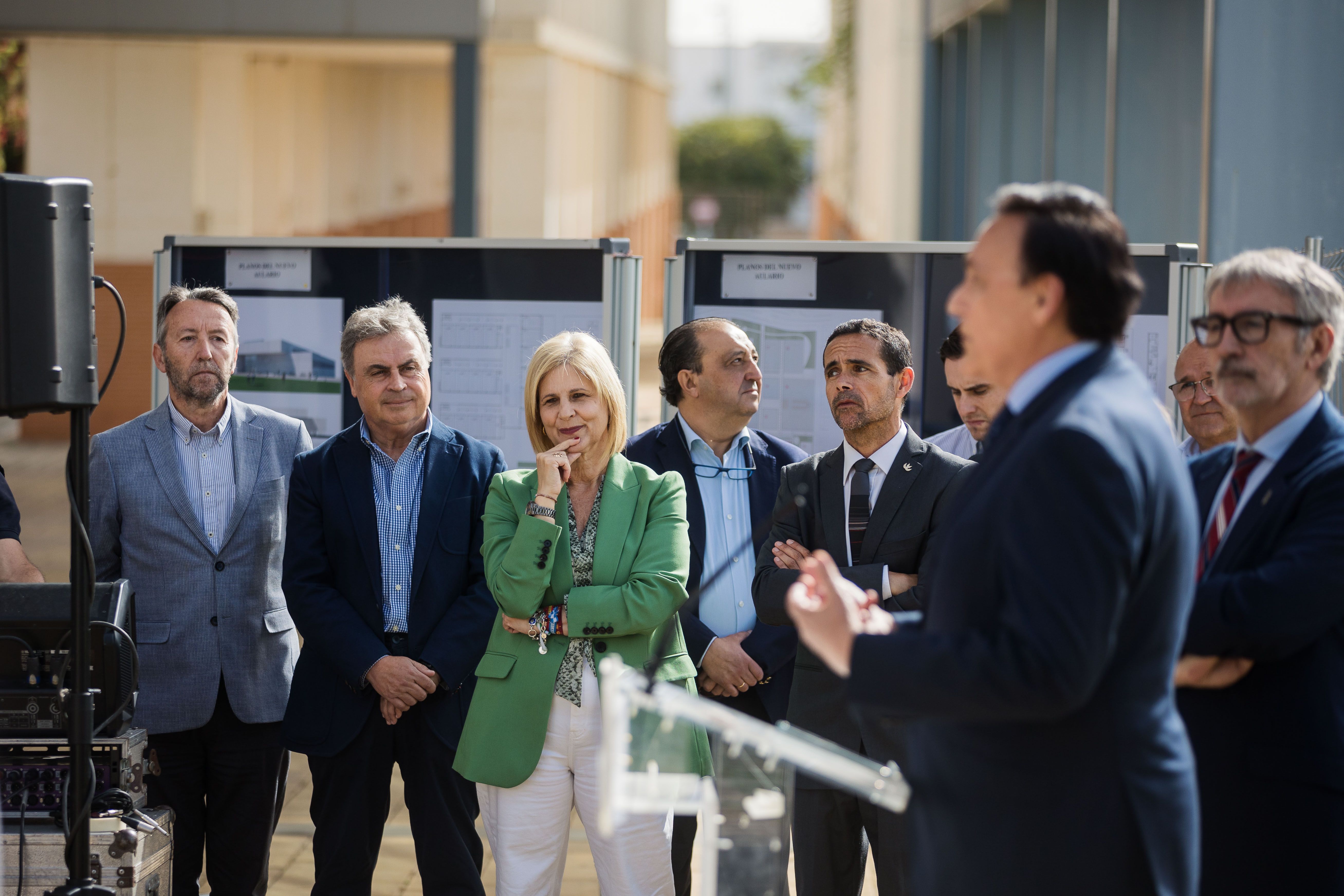Encuentro con el consejero de Universidad en el campus jerezano. 