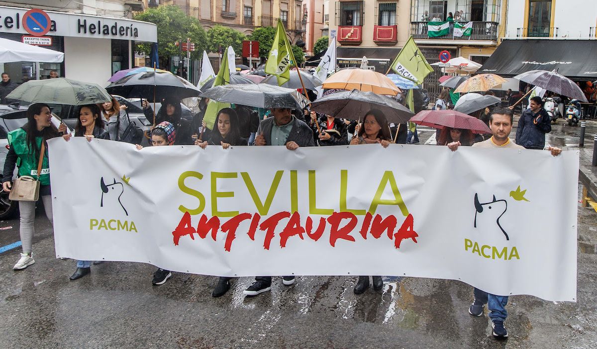 Concentración antitaurina celebrada en Sevilla.