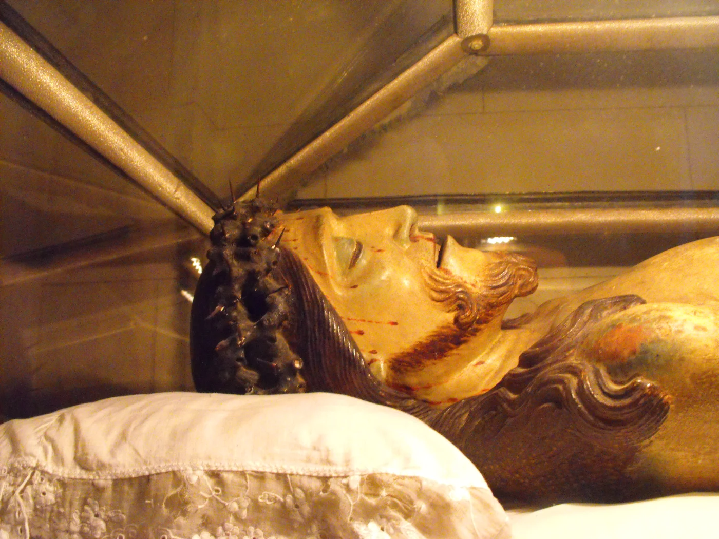 Imagen del rostro de esta antigua talla del siglo XVI.    JOSÉ M. MORENO ARANA