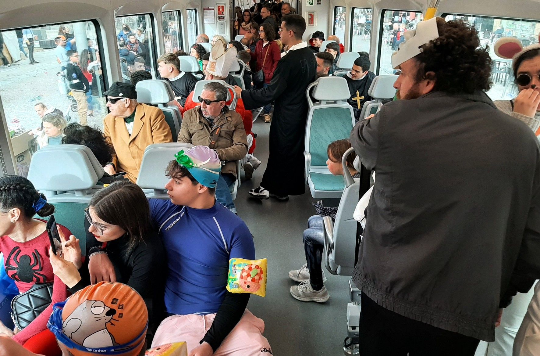 El Trambahía, un rotundo éxito: supera el millón de viajeros en menos de medio año en marcha.