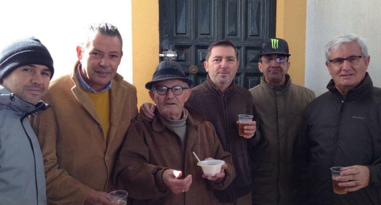 'Renguengue', rodeado de amigos.