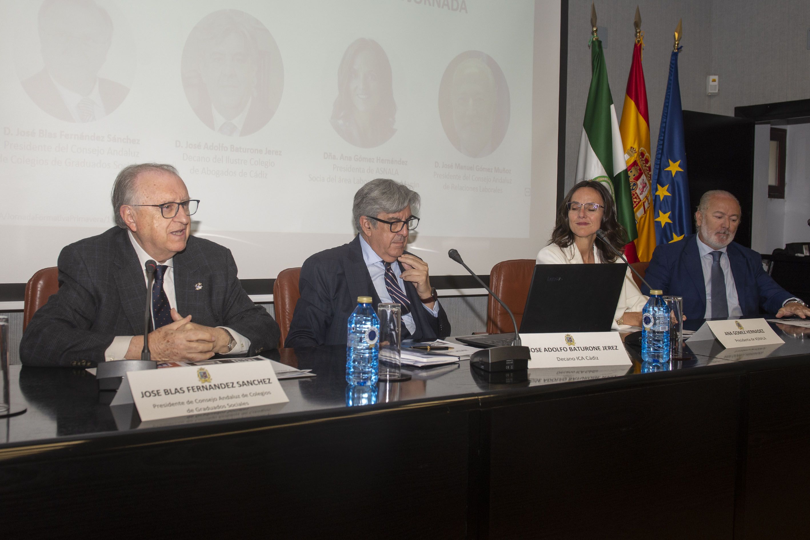 Mesa de coloquio organizada por la Asociación Nacional de Laboralistas. 