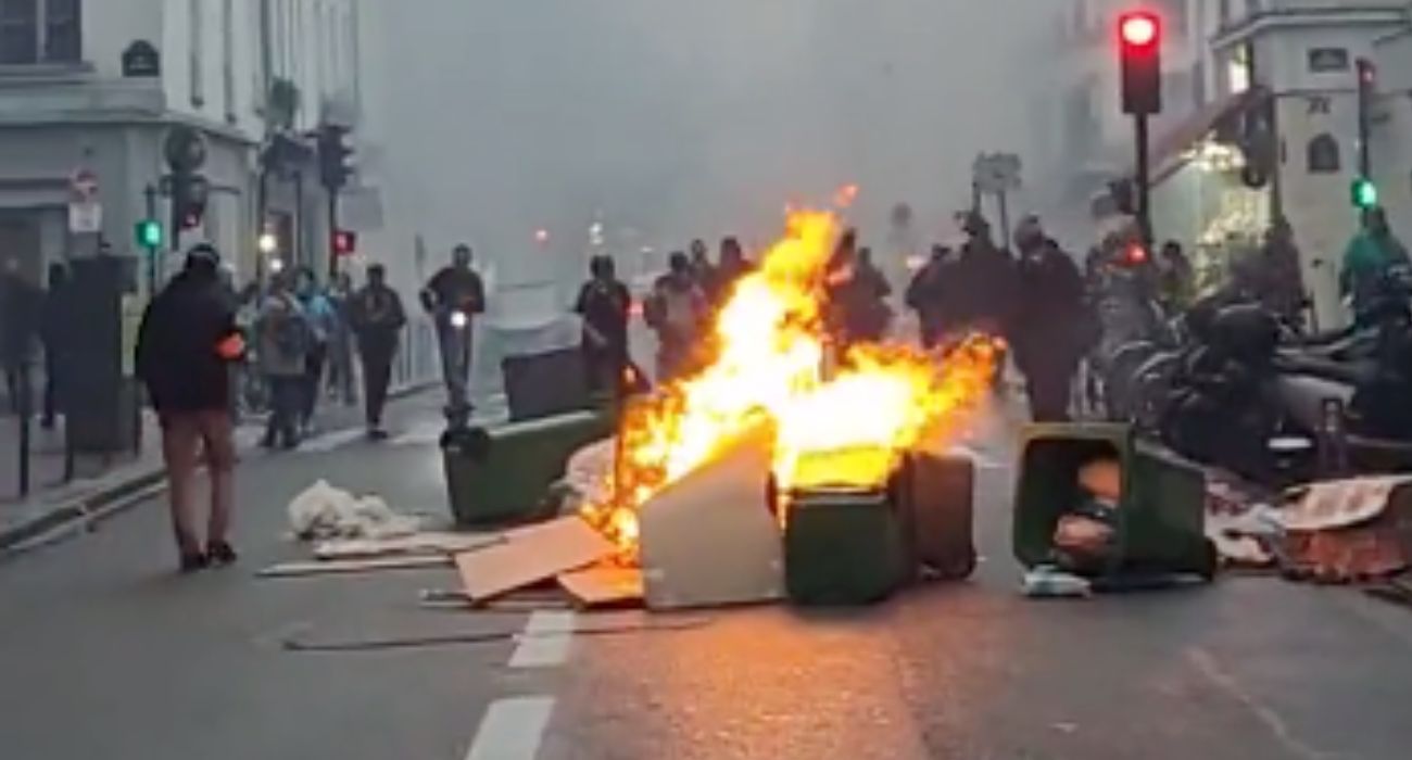 Una de las imágenes que están dejando las protestas multitudinarias en Francia.