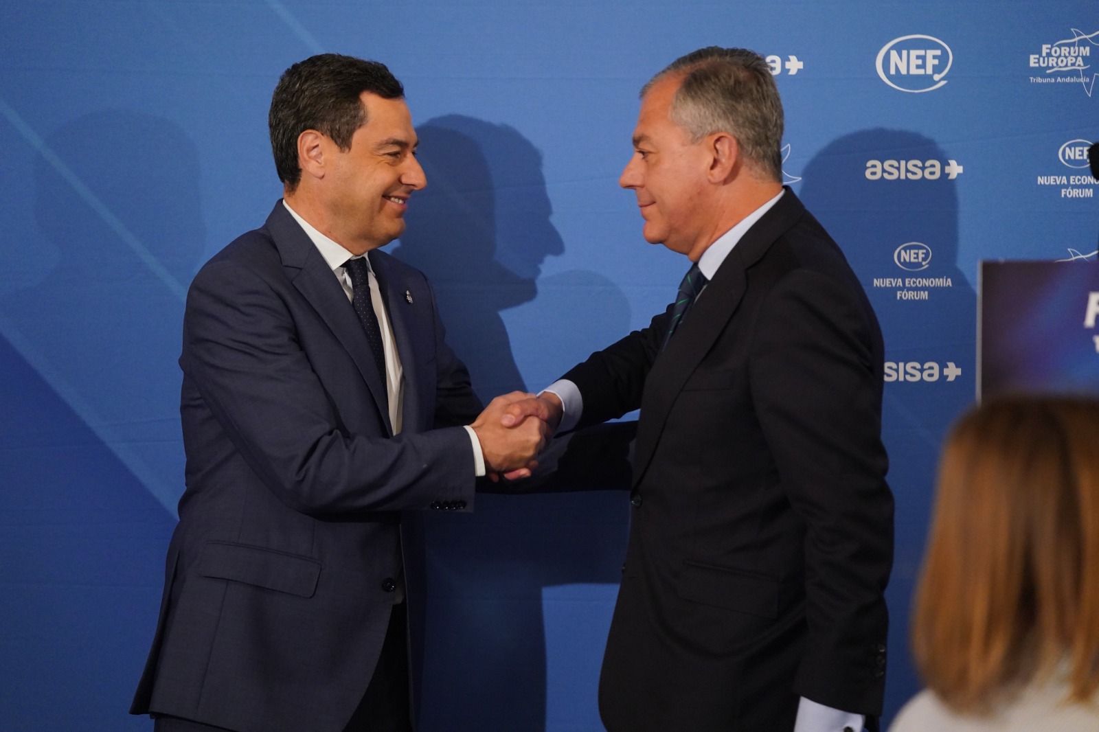 Juanma Moreno junto a José Luis Sanz. Juanma Moreno junto a José Luis Sanz.