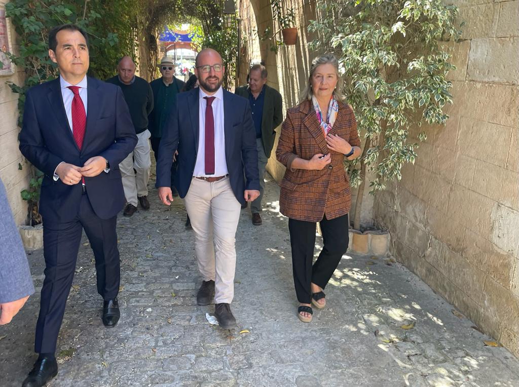 Un momento de la visita a las Bodegas El Cortijo.