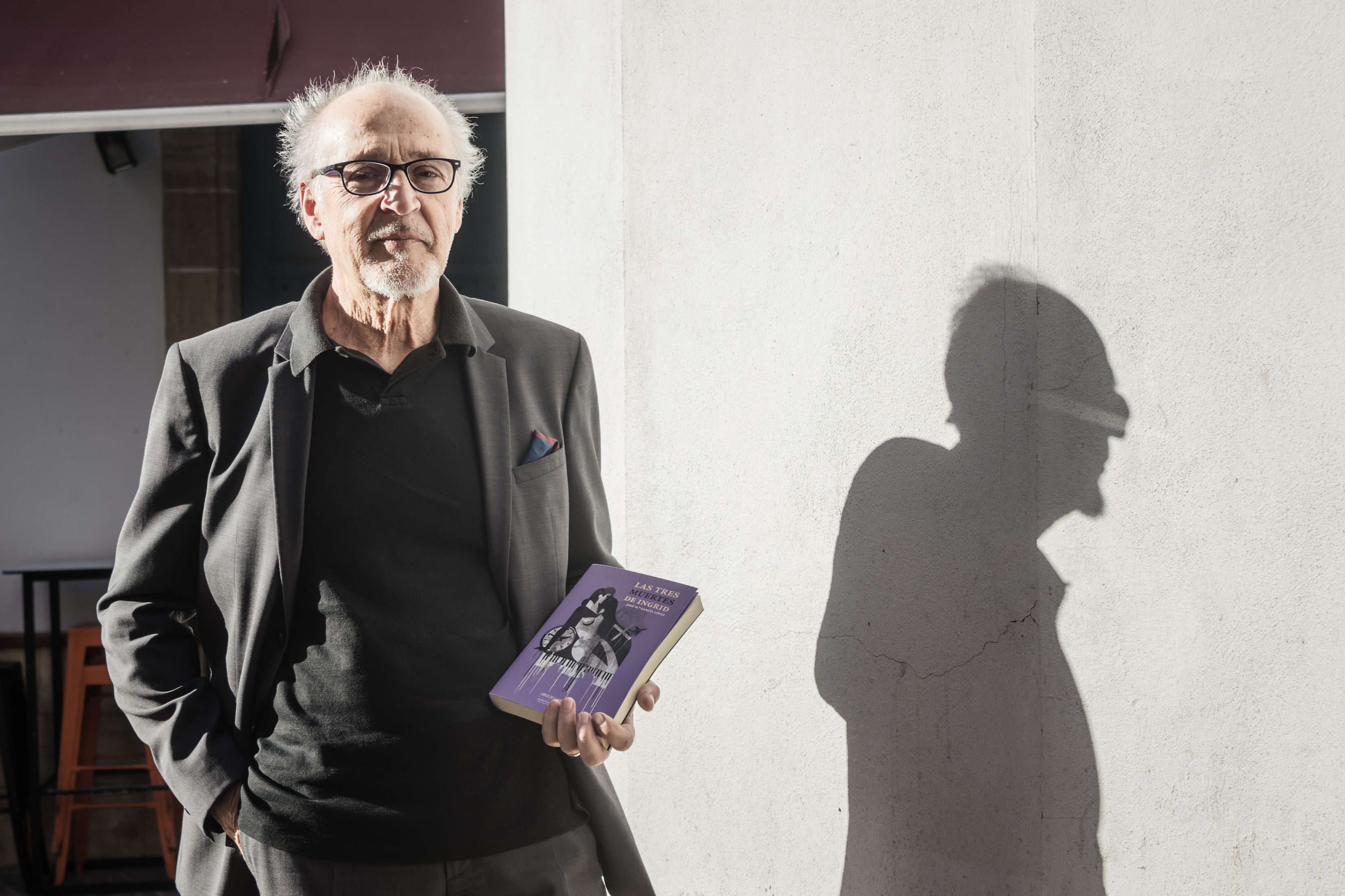 José María García López, con su novela. 