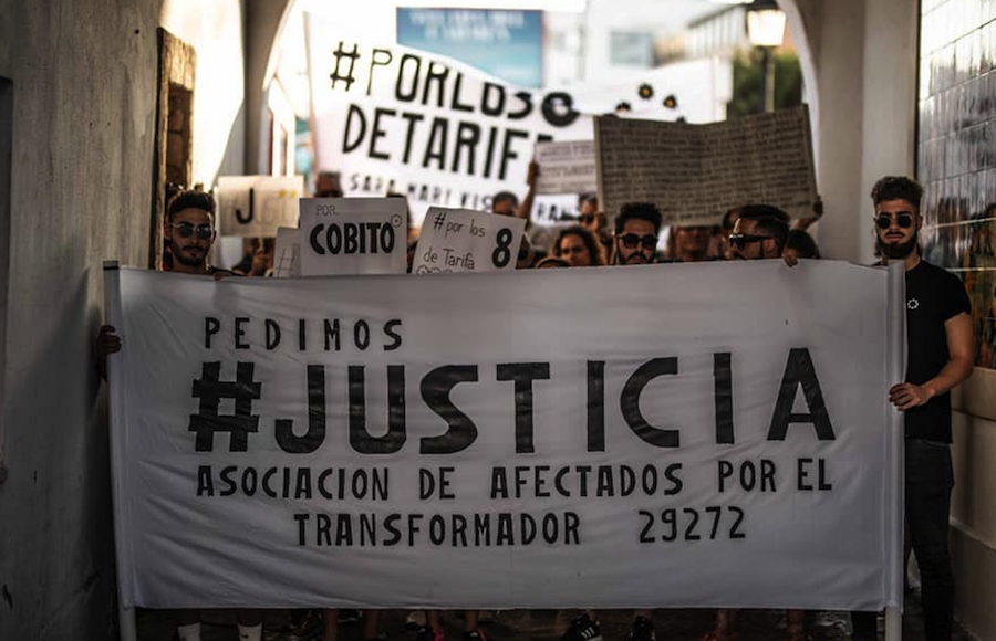 Manifestación en apoyo de los afectados por la explosión del transformador de Tarifa.