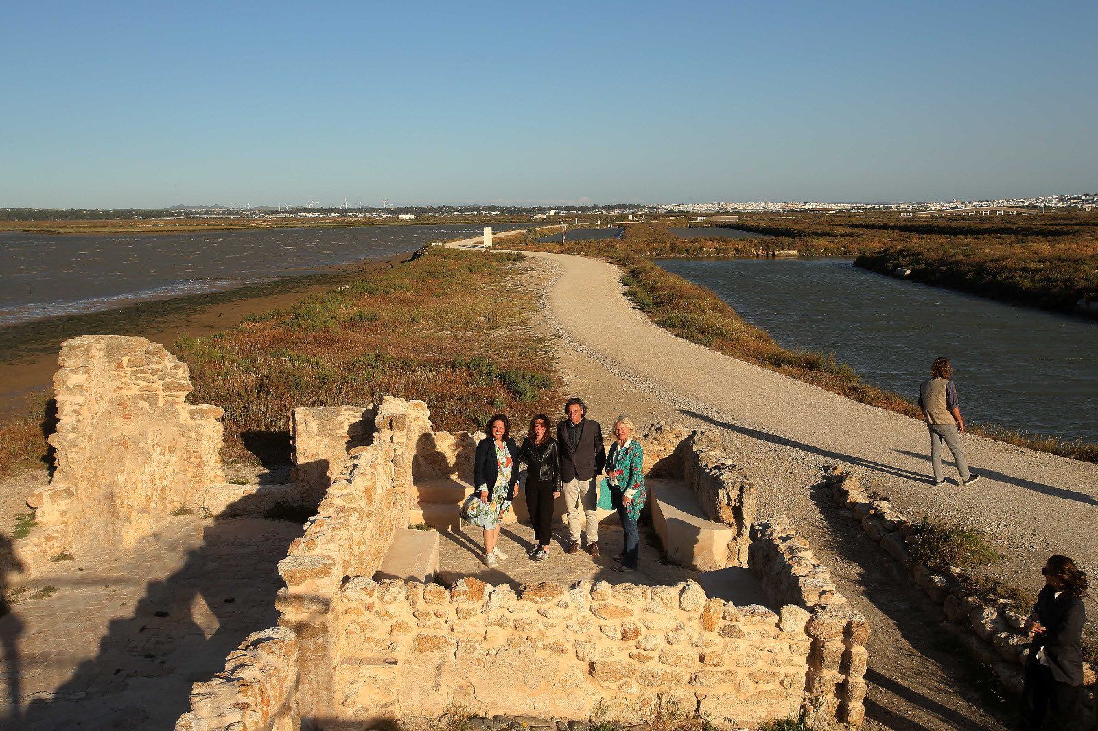 Un sendero de 5,4 kilómetros de La Isla a Chiclana: caños, mareas, y punto clave en la Guerra de la Independencia.
