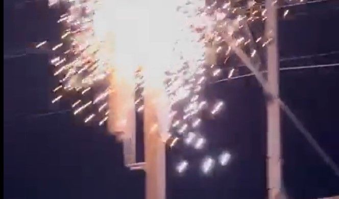 Explosión de una catenaria del AVE.  TWITTER