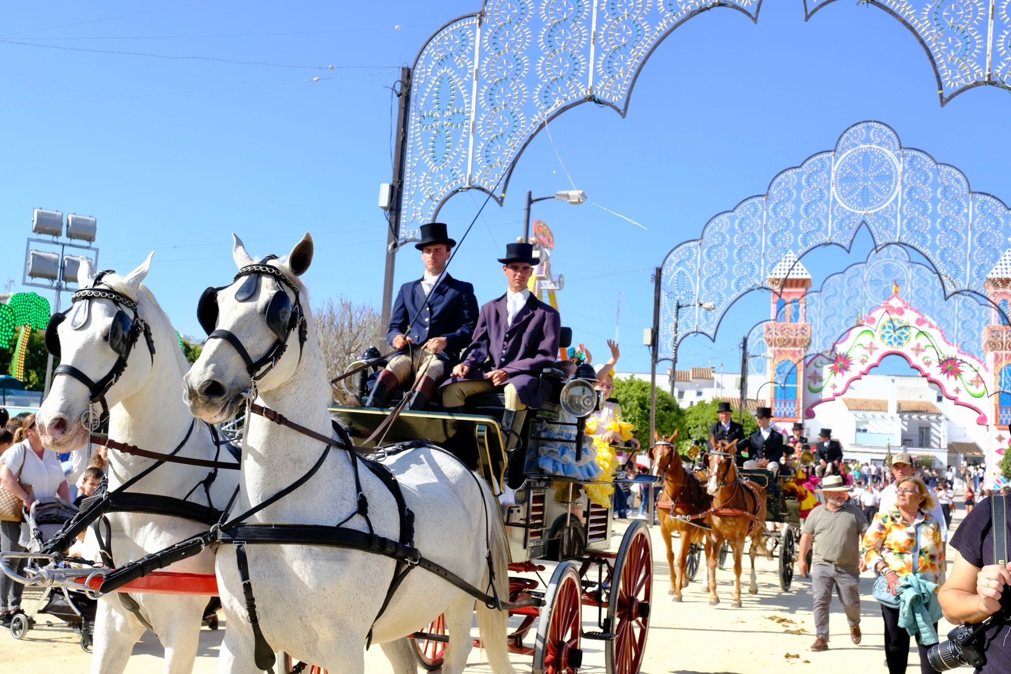 Vejer inaugura la primera Feria de la temporada en la provincia de Cádiz. En la imagen, un carruaje en el pasado jueves de fiesta.