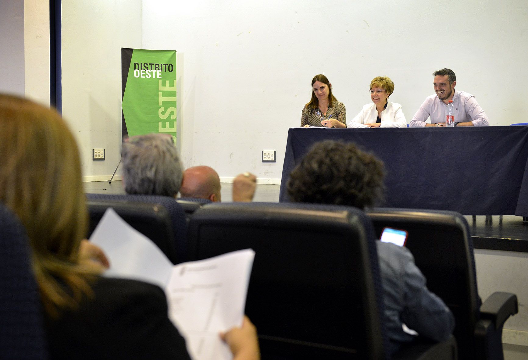 Los delegados Collado y Alba reunidos con los representantes de barriadas Rurales y Pedanías .