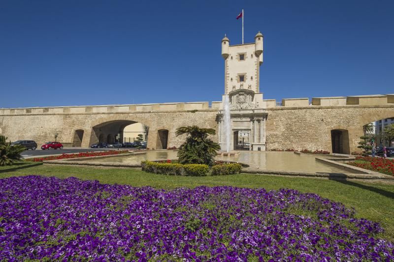 Las Puertas de Tierra en Cádiz, en una imagen de archivo.