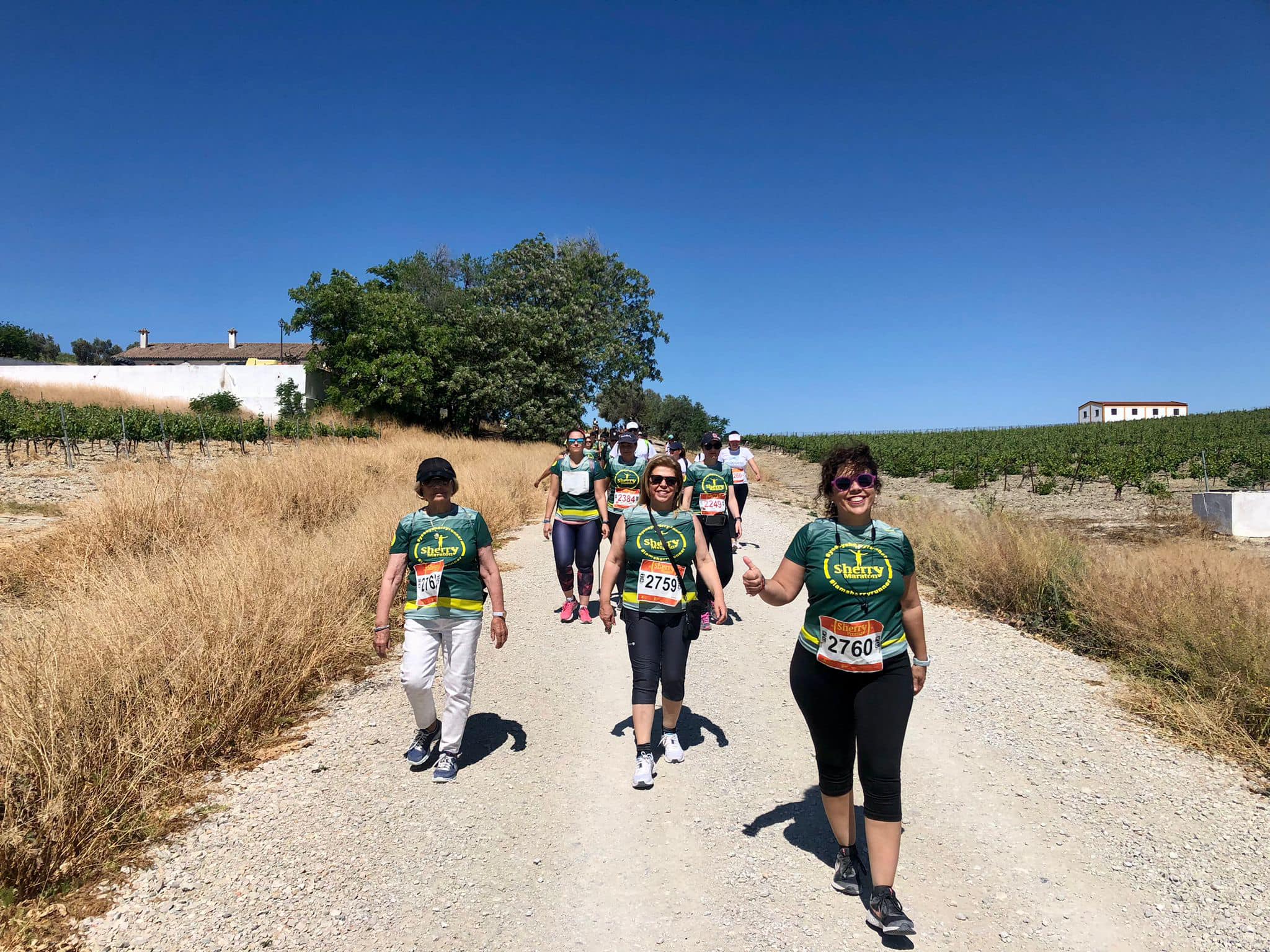 La alcaldesa de Jerez, entre los 2.650 participantes en la Sherry Maratón y Sherry Bike.