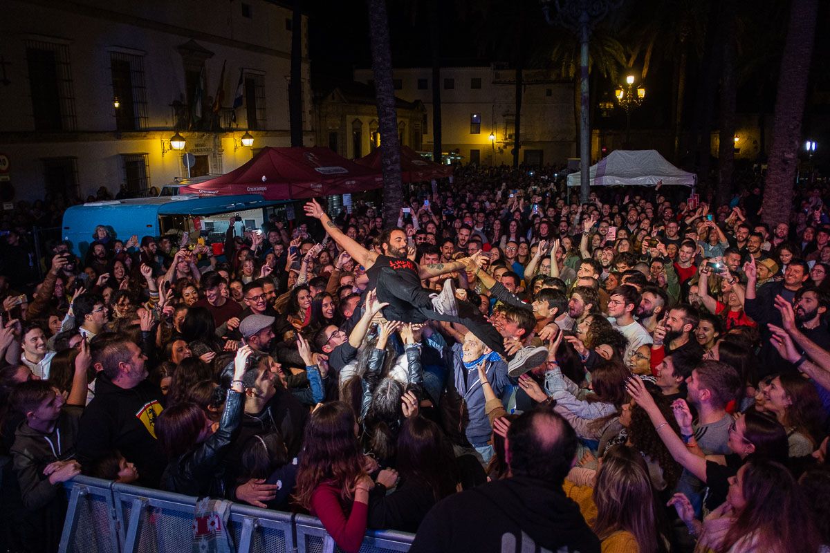 La última edición del Festival de Intramuros celebrada hasta la fecha, con El Canijo sobrevolando el público.