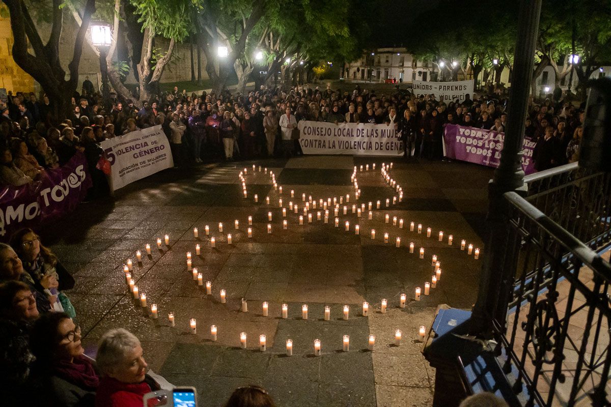 Una manifestación feminista celebrada en Jerez. FOTO: MANU GARCÍA