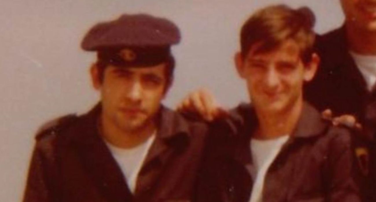 Antonio y Domingo, en los tiempos de la mili.