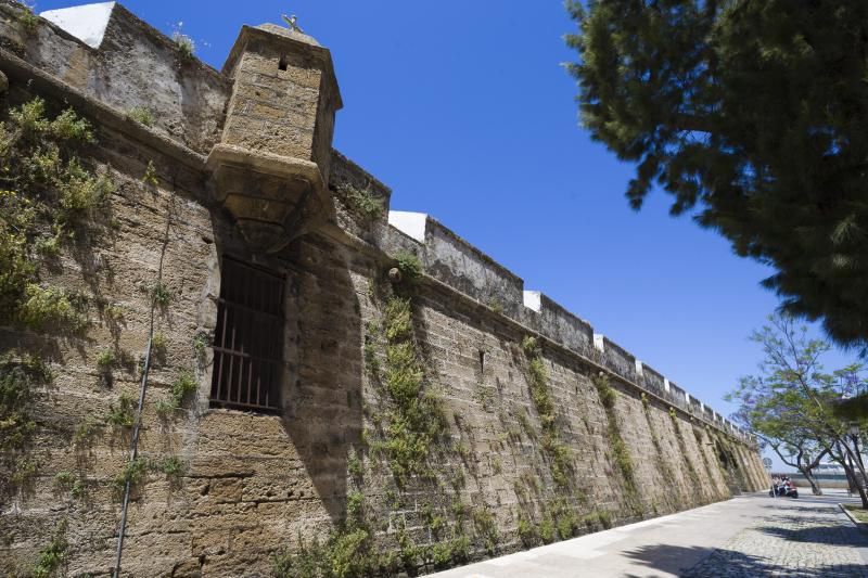 Las murallas de San Carlos de Cádiz.