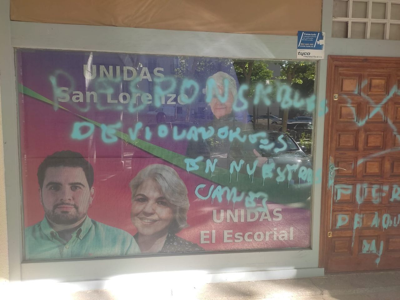 Sede de Podemos e IU vandalizada.