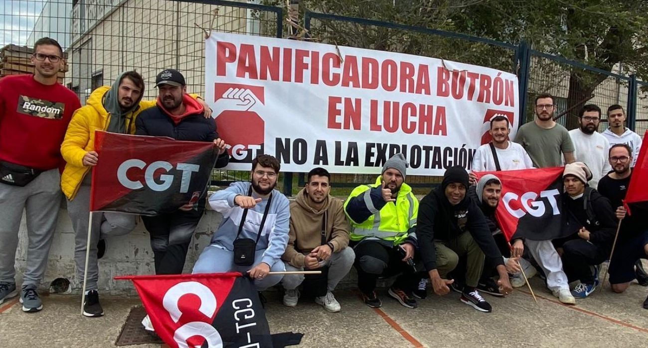 Trabajadores en huelga de la panificadora Butrón.