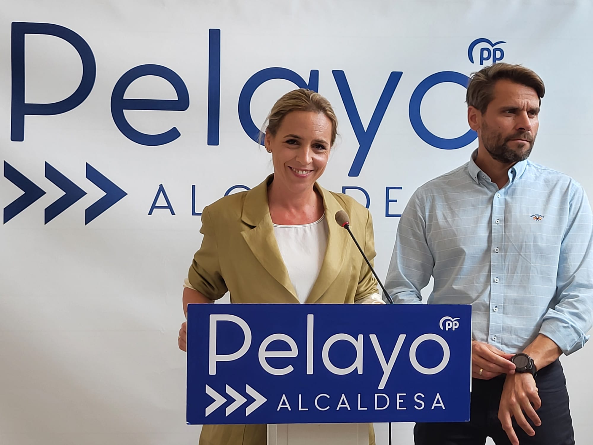 Almudena Martínez explicando la pérdida de los fondos europeos.