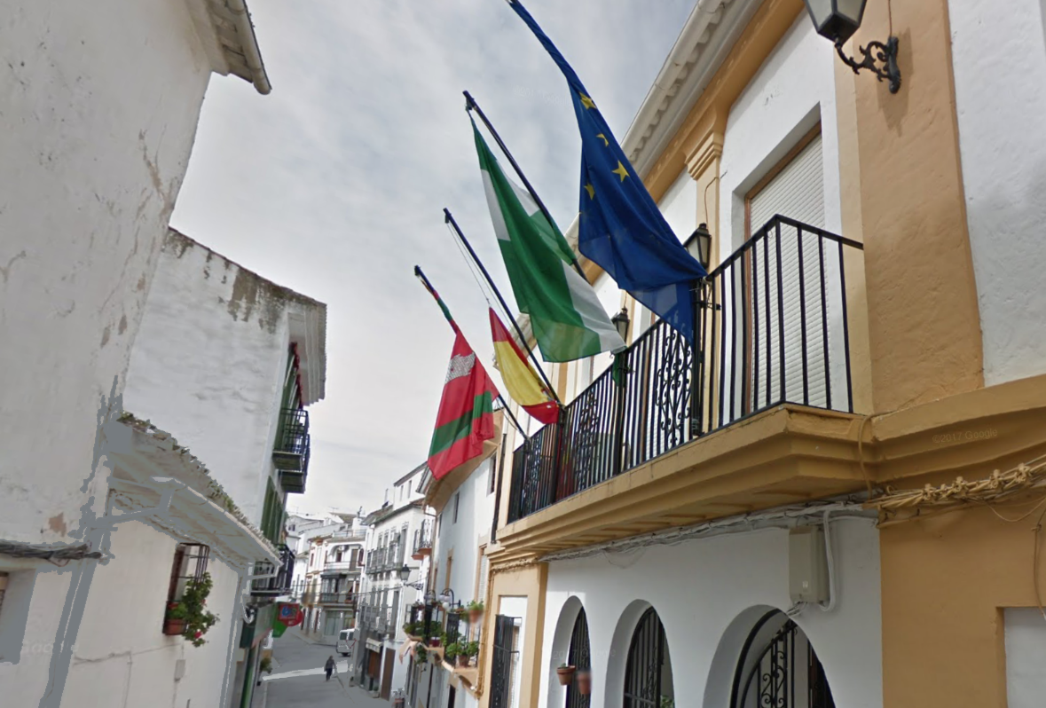 El Ayuntamiento de Iznájar, en una imagen de Google Maps.