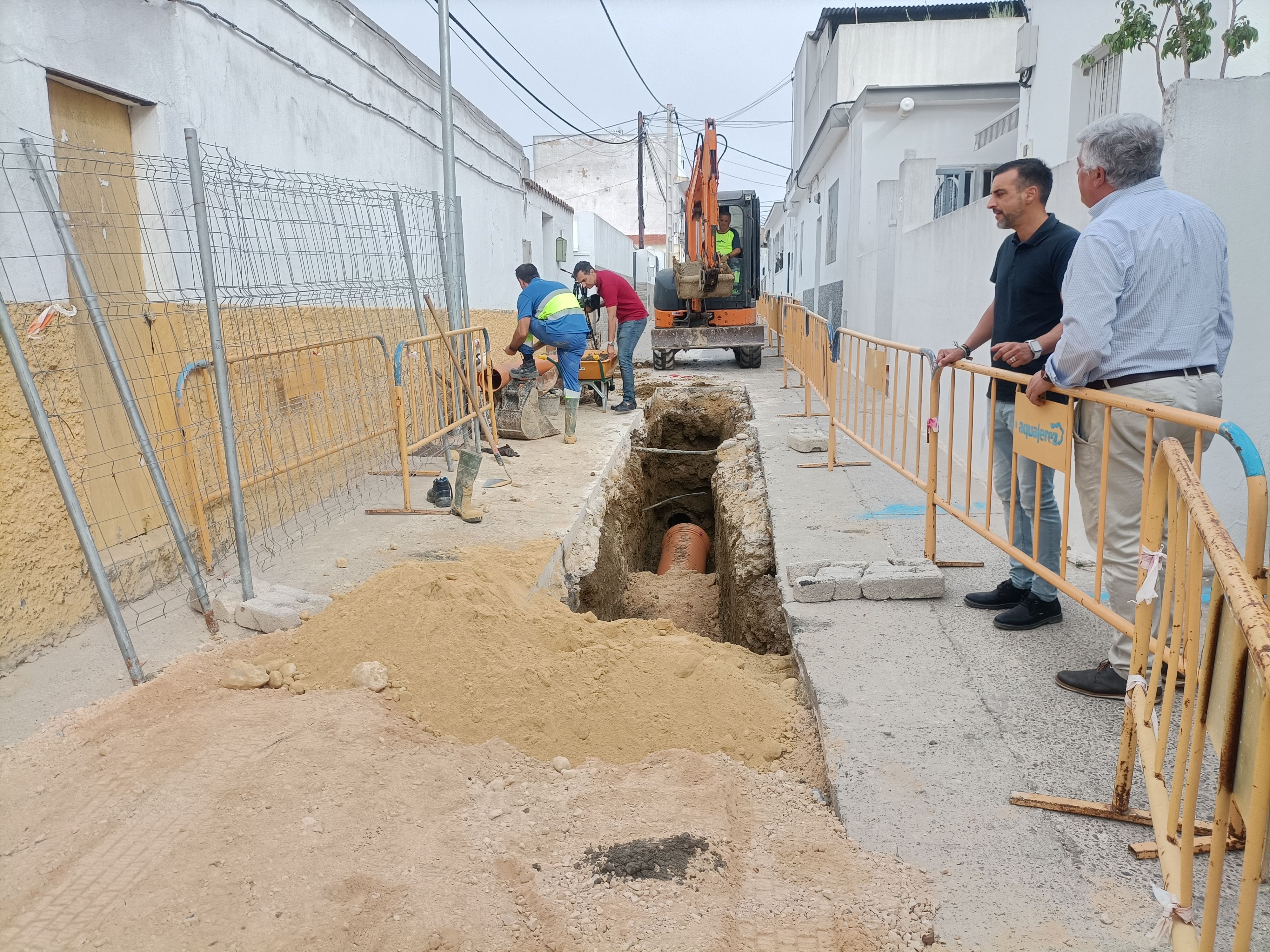 José Antonio Díaz durante la visita a las obras en la Cuesta de las Piedras.