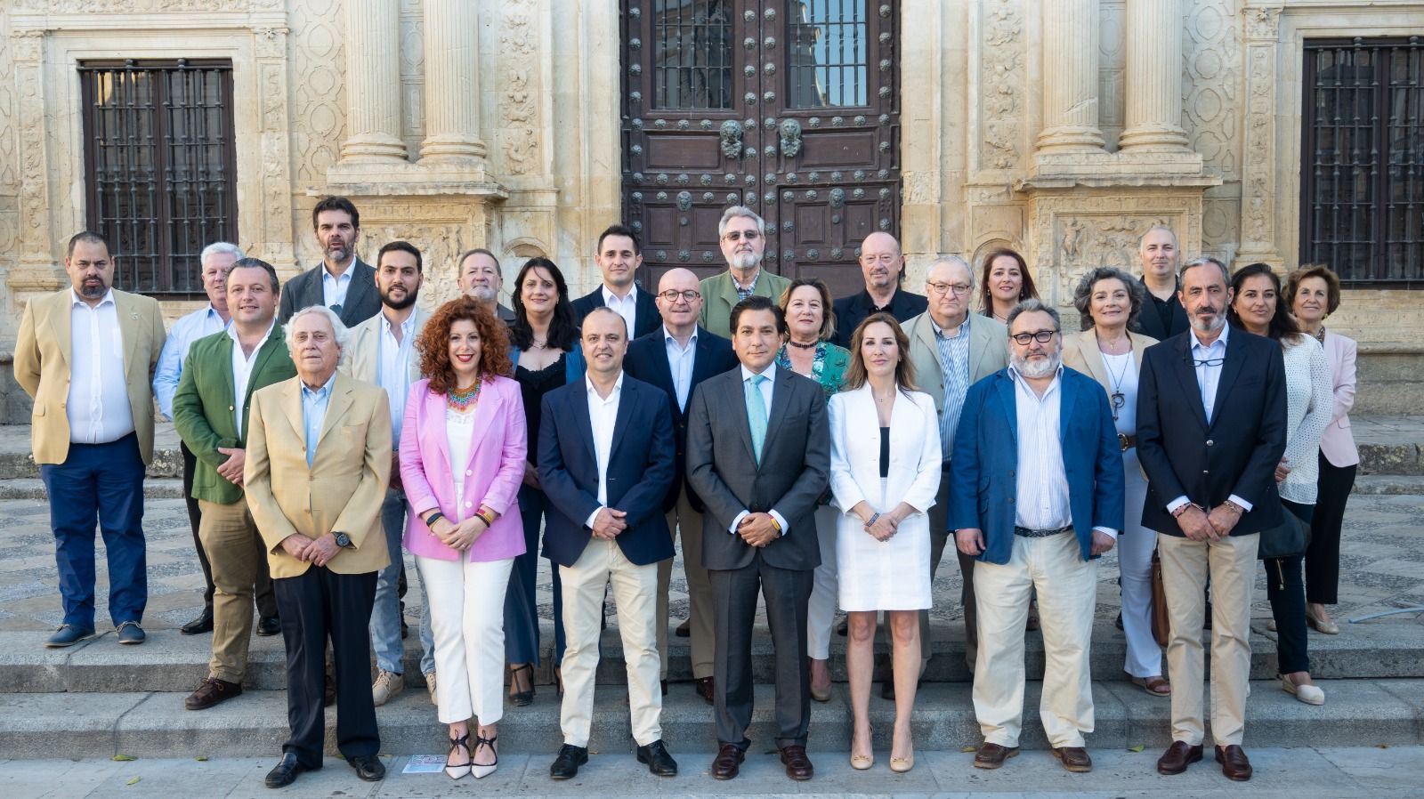 El notario Óscar Fernández Ayala, entre las caras más conocidas de la candidatura para el 28M que lidera Antonio Fernández.