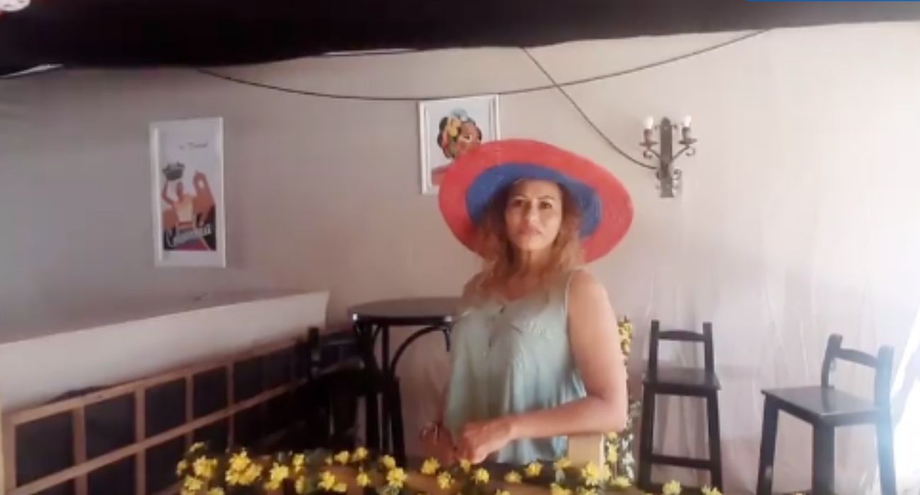 Emilse Manchego en 'Sabor Tropical', la caseta más latina del Real de la Feria del Caballo.