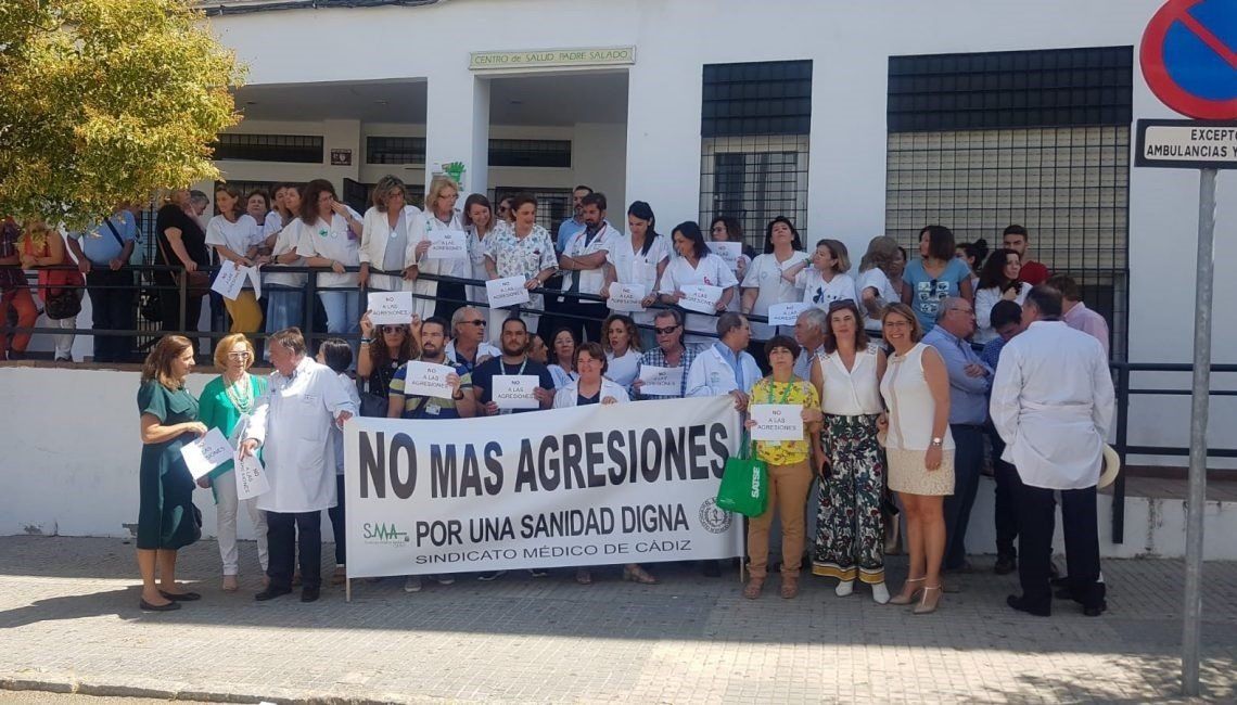 Concentración contra las agresiones al personal sanitario.