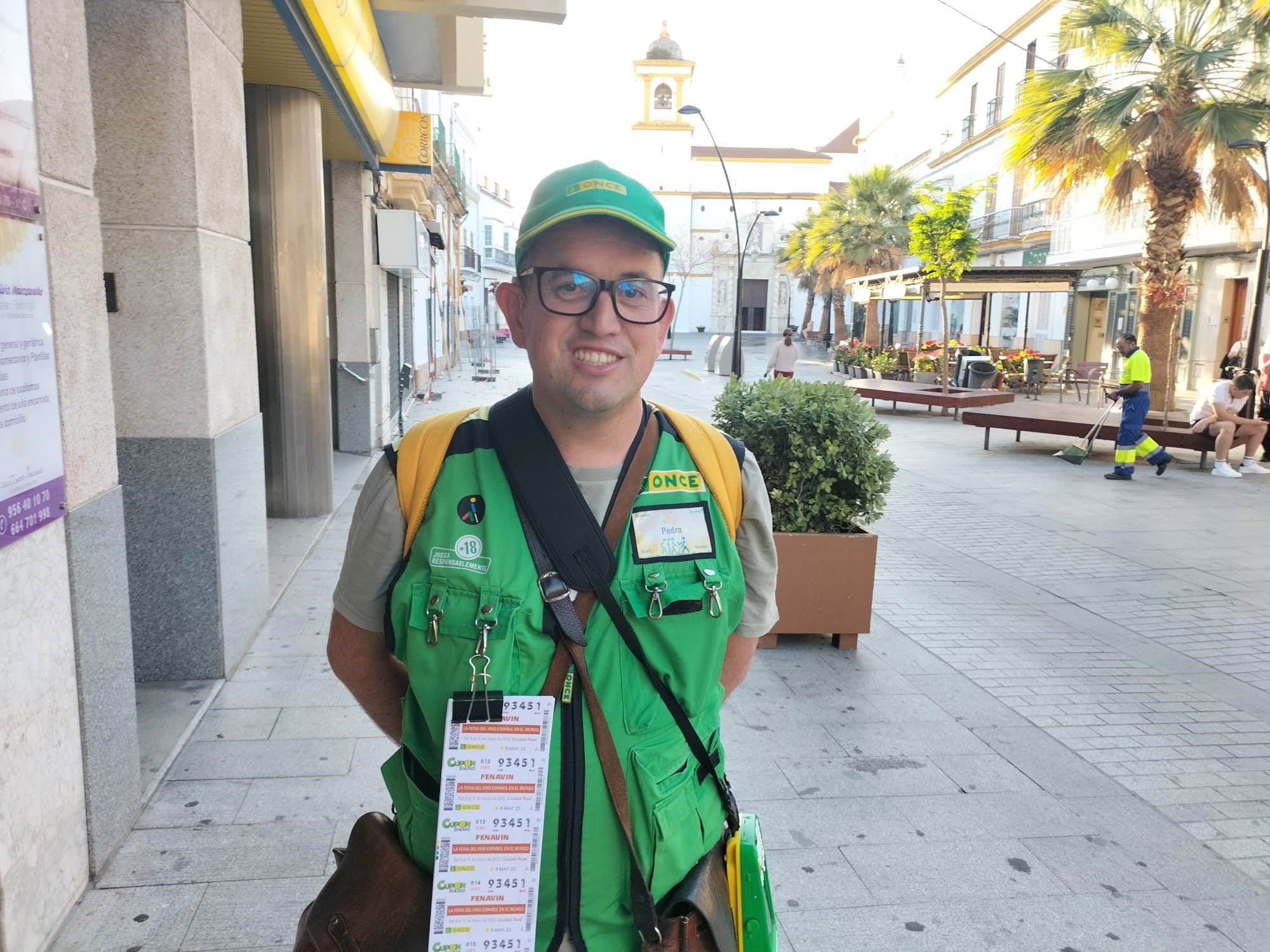El vendedor del Cupón de la Once en Chiclana, Pedro José Aído. LA ONCE