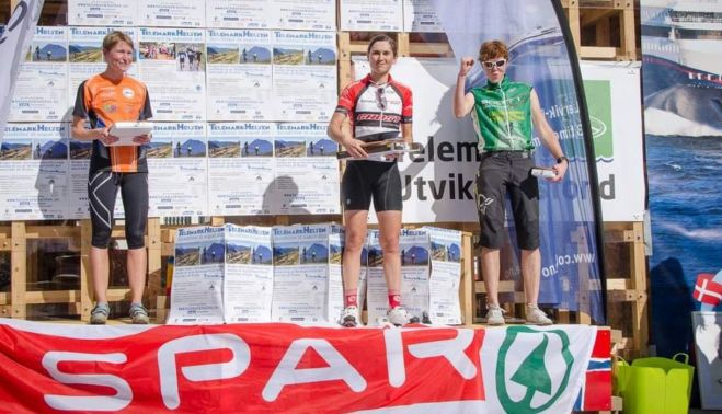 La ciclista roteña, en el primer cajón del podio de la Telemark Helten de Noruega.