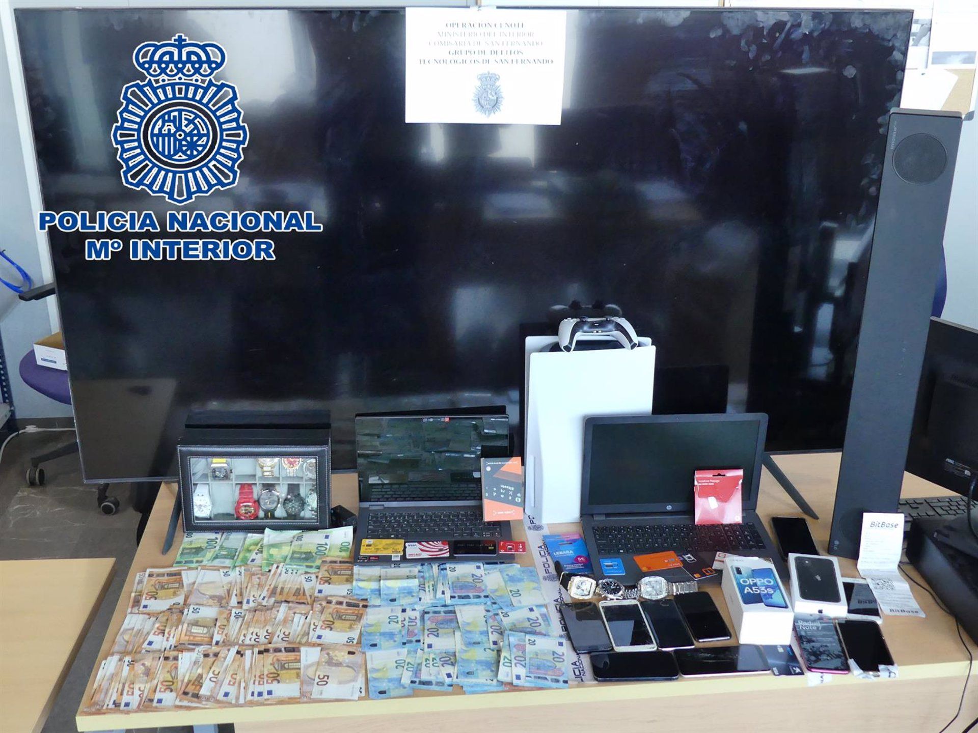 Piratas informáticos desde San Fernando: estafan por SMS más de medio millón de euros.