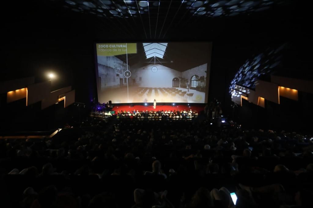 Cavada durante la presentación de su proyecto.