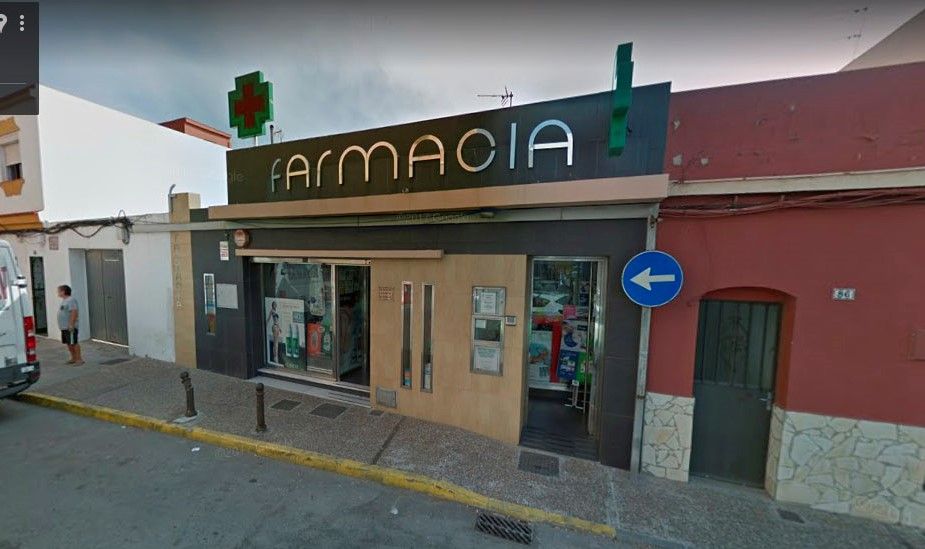 La farmacia donde se cometieron los hechos, en la calle Pedreras, en una imagen de Google Maps.