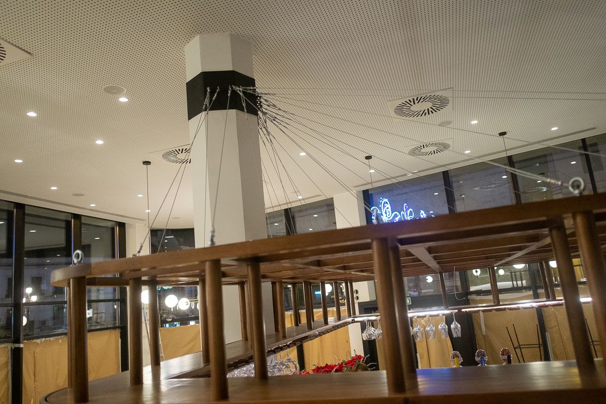 Copero suspendido. FOTO: MANU GARCÍA