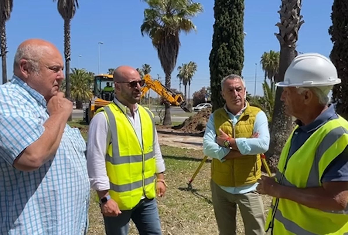 Arrancan los trabajos de remodelación en la nueva entrada desde Cádiz en El Puerto. 