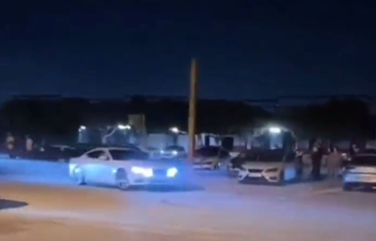 Una carrera ilegal en un polígono de Málaga. SOCIALDRIVE 