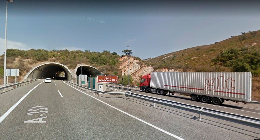 Radar ubicado a la salida del túnel de Valdeinfierno, sentido Algeciras, en una imagen del Google Maps.